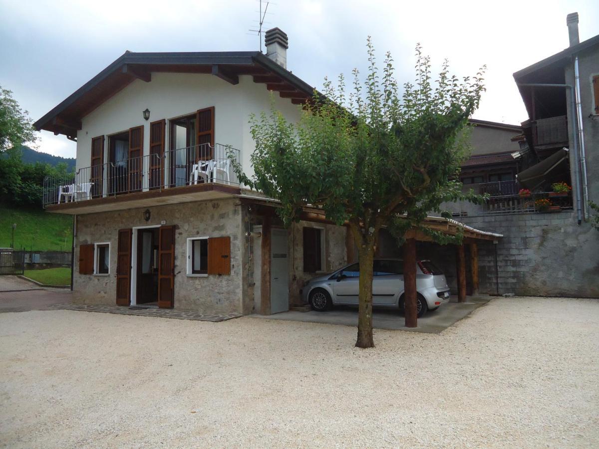 Casa Vittoria V1 Apartman Crone Kültér fotó